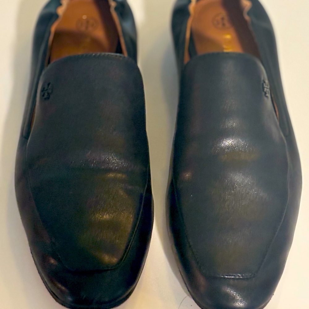 Tory Burch Logo Black Leather Women’s Loafers — Great Condition!